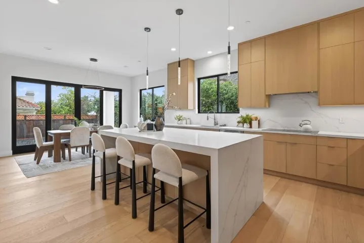 10468 S Stelling Road, Cupertino, California 95014