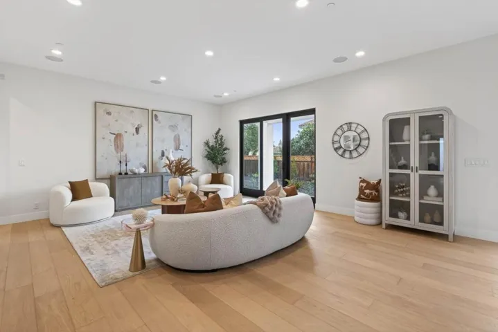 10468 S Stelling Road, Cupertino, California 95014