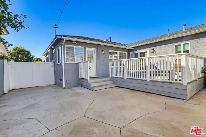 8344 Kenyon Avenue, Los Angeles, California 90045