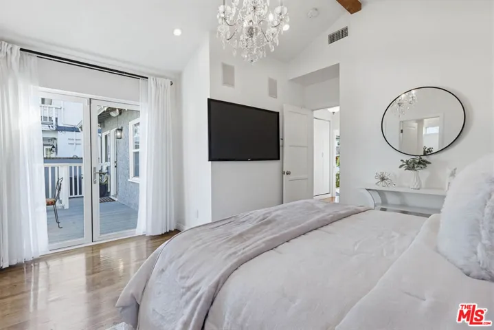 8344 Kenyon Avenue, Los Angeles, California 90045