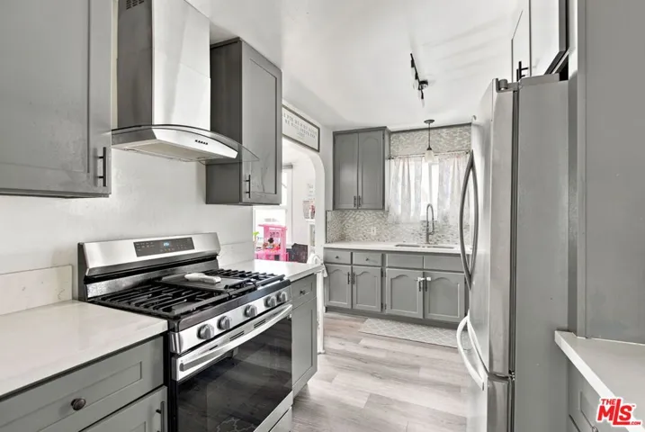 8920 Dalton Avenue, Los Angeles, California 90047
