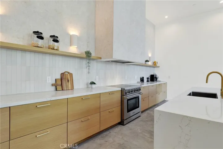 3949 Glenalbyn Drive, Los Angeles, California 90065
