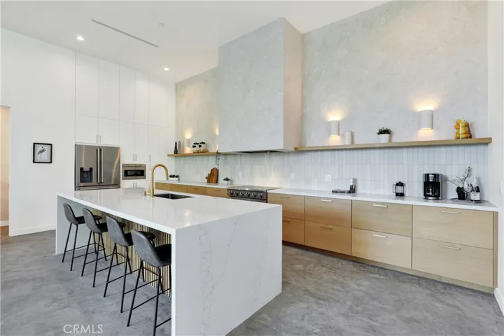 3949 Glenalbyn Drive, Los Angeles, California 90065