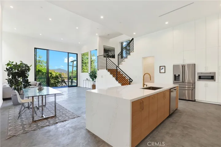 3949 Glenalbyn Drive, Los Angeles, California 90065