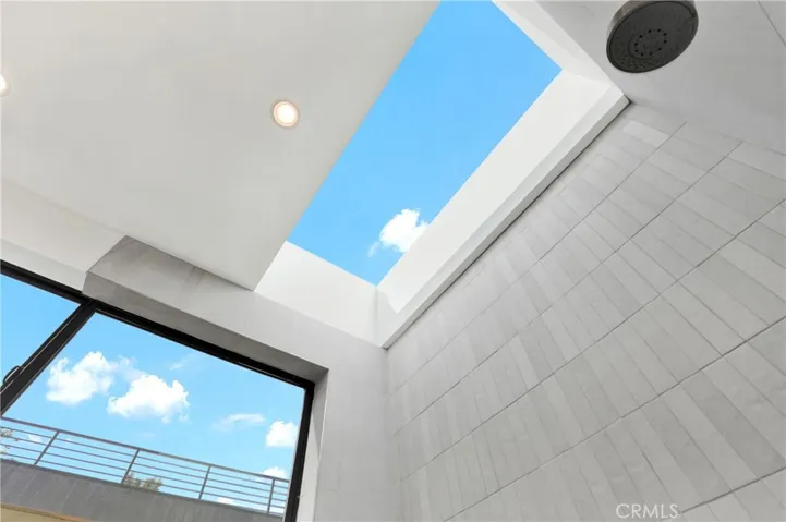 3949 Glenalbyn Drive, Los Angeles, California 90065