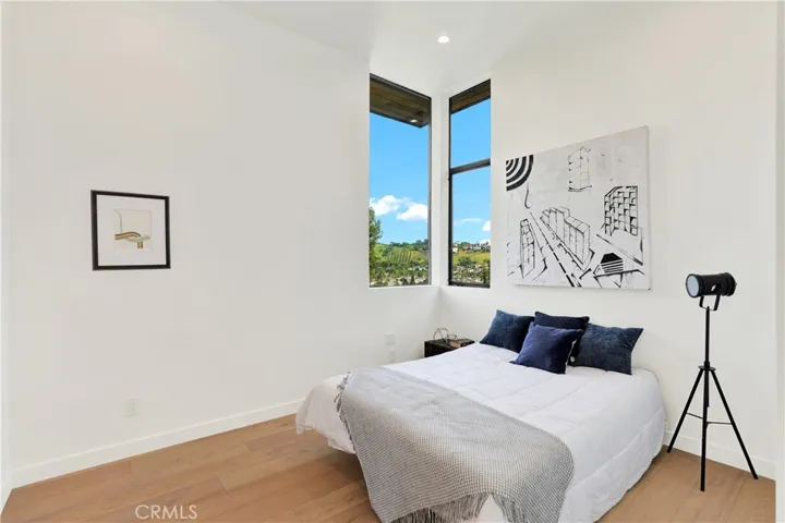 3949 Glenalbyn Drive, Los Angeles, California 90065