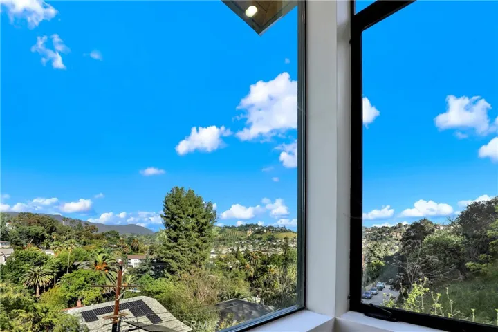 3949 Glenalbyn Drive, Los Angeles, California 90065