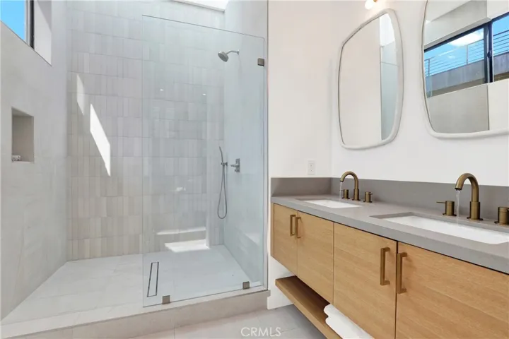3949 Glenalbyn Drive, Los Angeles, California 90065