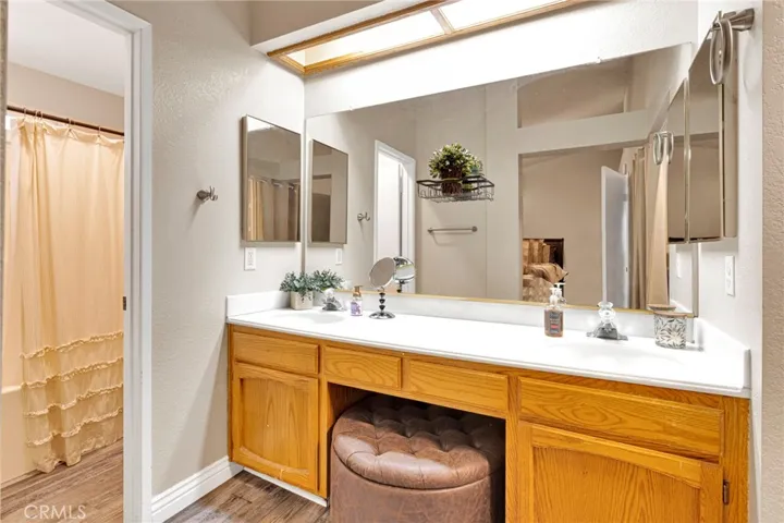 19121 Nimshew Road, Apple Valley, California 92308