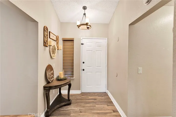 19121 Nimshew Road, Apple Valley, California 92308