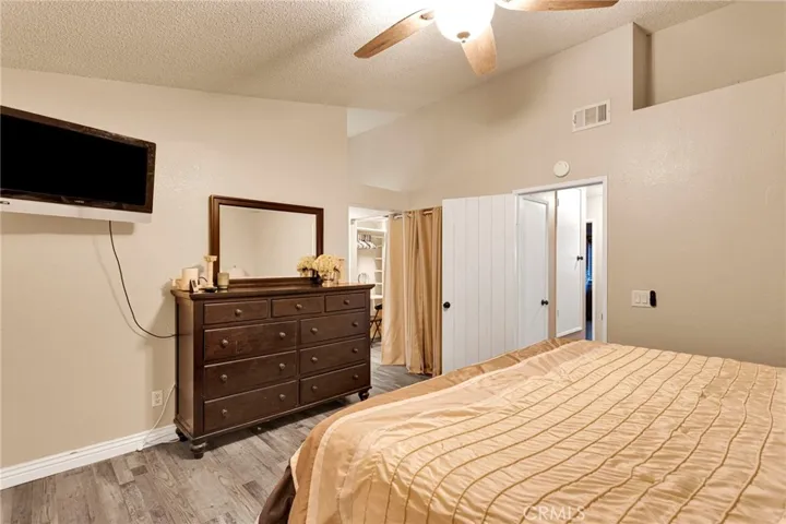 19121 Nimshew Road, Apple Valley, California 92308