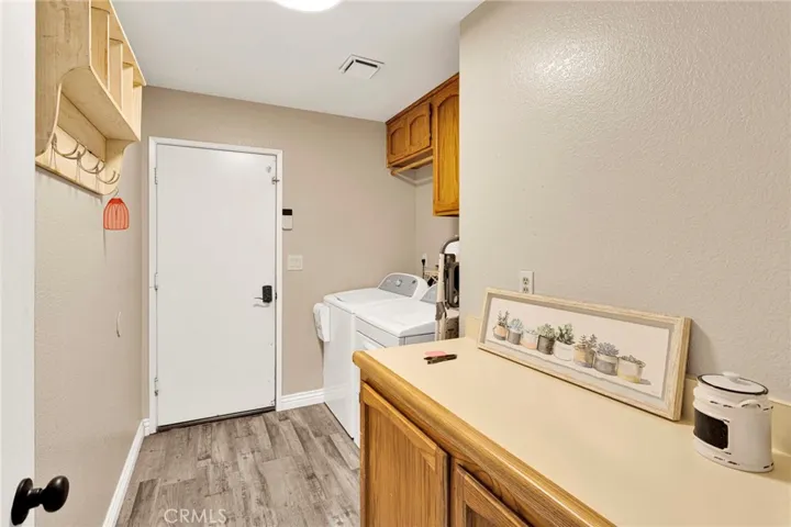 19121 Nimshew Road, Apple Valley, California 92308
