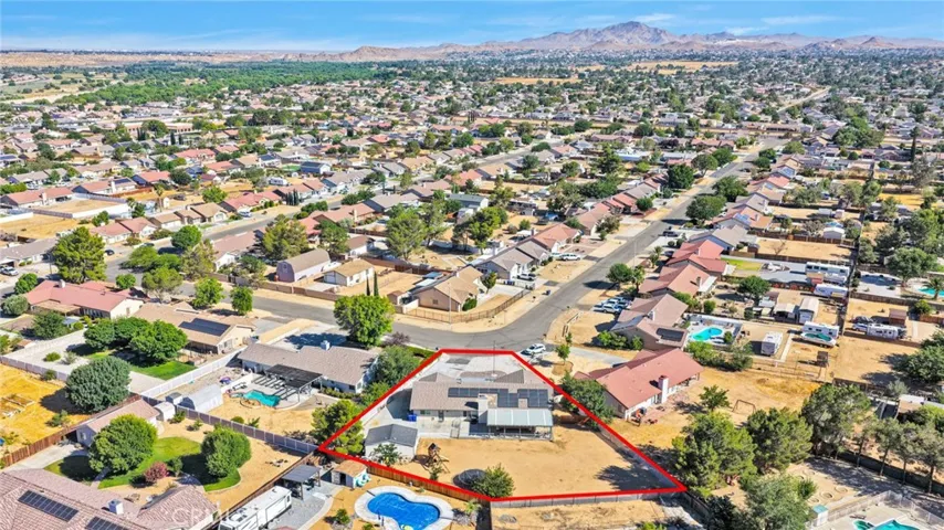 19121 Nimshew Road, Apple Valley, California 92308