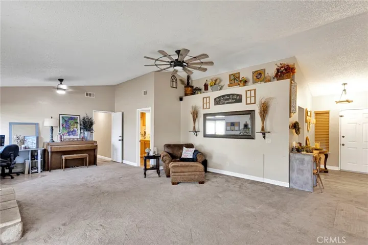 19121 Nimshew Road, Apple Valley, California 92308