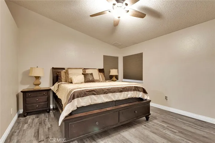 19121 Nimshew Road, Apple Valley, California 92308