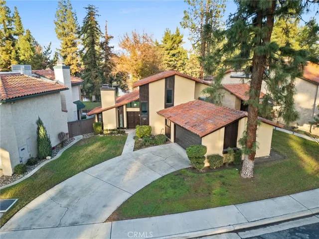 4157 Pinewood Lake, Bakersfield, California 93309