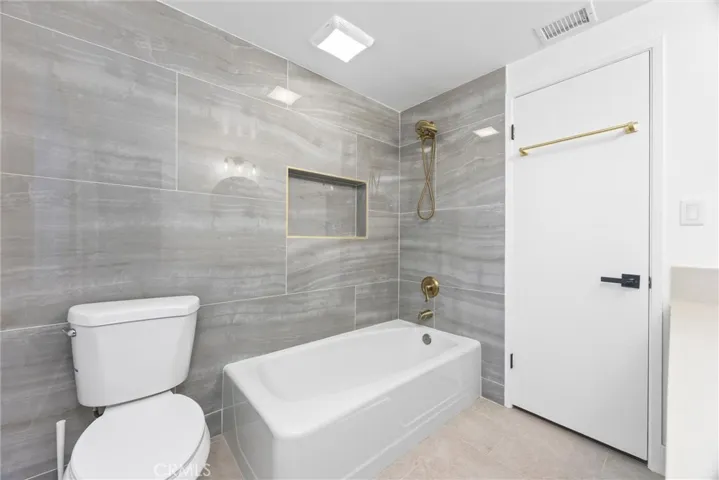 4157 Pinewood Lake, Bakersfield, California 93309