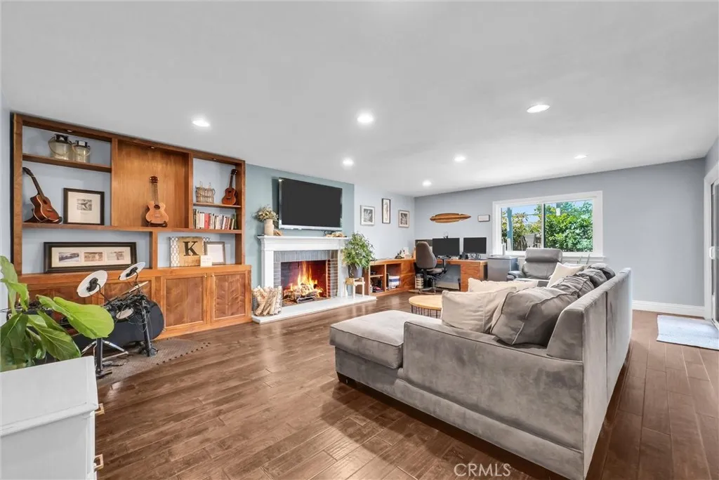 745 E Barkley Avenue, Orange, California 92867 — photo 4
