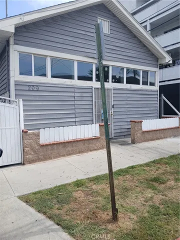 209 E 15th, Santa Ana, California 92701