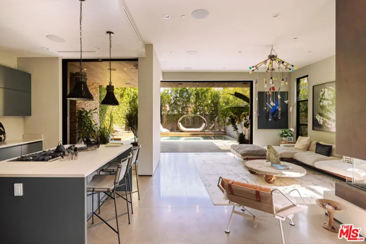 366 Huntley Drive, West Hollywood, California 90048