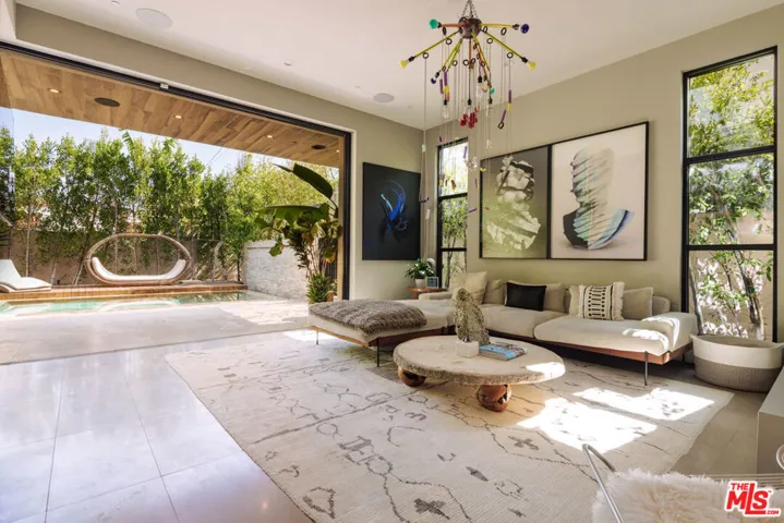 366 Huntley Drive, West Hollywood, California 90048