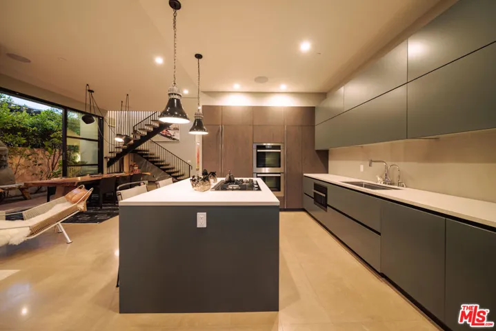 366 Huntley Drive, West Hollywood, California 90048