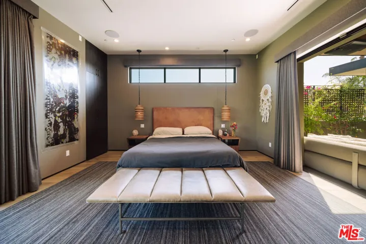 366 Huntley Drive, West Hollywood, California 90048