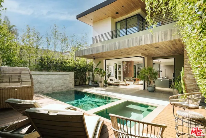 366 Huntley Drive, West Hollywood, California 90048