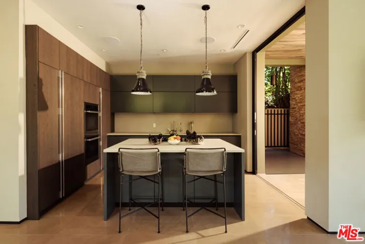 366 Huntley Drive, West Hollywood, California 90048