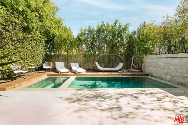 366 Huntley Drive, West Hollywood, California 90048
