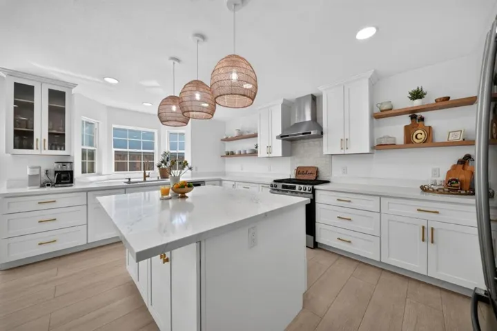 1892 Macduee Way, San Jose, California 95121
