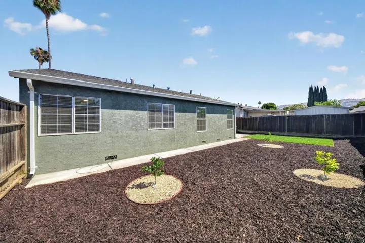 1892 Macduee Way, San Jose, California 95121
