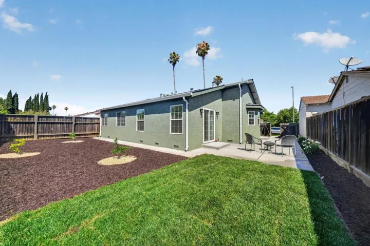 1892 Macduee Way, San Jose, California 95121