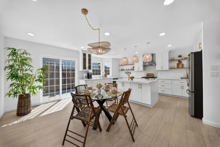 1892 Macduee Way, San Jose, California 95121