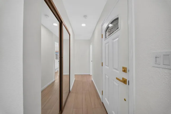 1892 Macduee Way, San Jose, California 95121