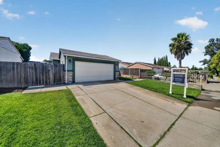 1892 Macduee Way, San Jose, California 95121