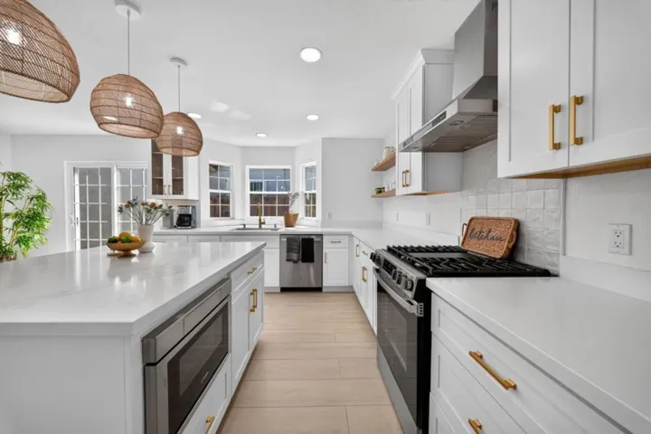 1892 Macduee Way, San Jose, California 95121