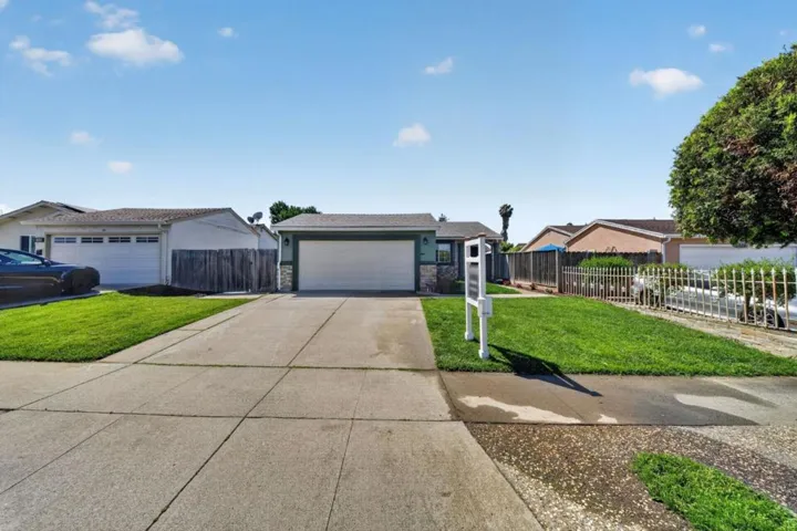 1892 Macduee Way, San Jose, California 95121