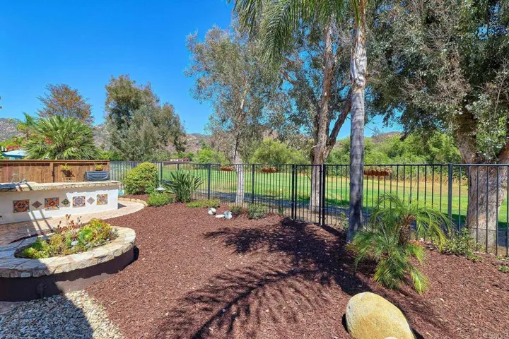 2436 Fallbrook Place, Escondido, California 92027
