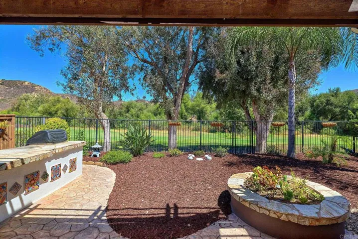 2436 Fallbrook Place, Escondido, California 92027