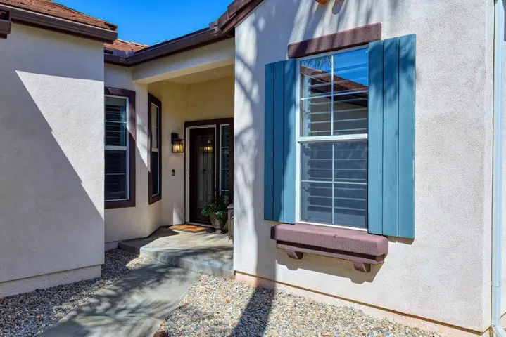 2436 Fallbrook Place, Escondido, California 92027