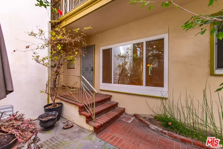 1208 N Crescent Heights Boulevard 4, West Hollywood, California 90046