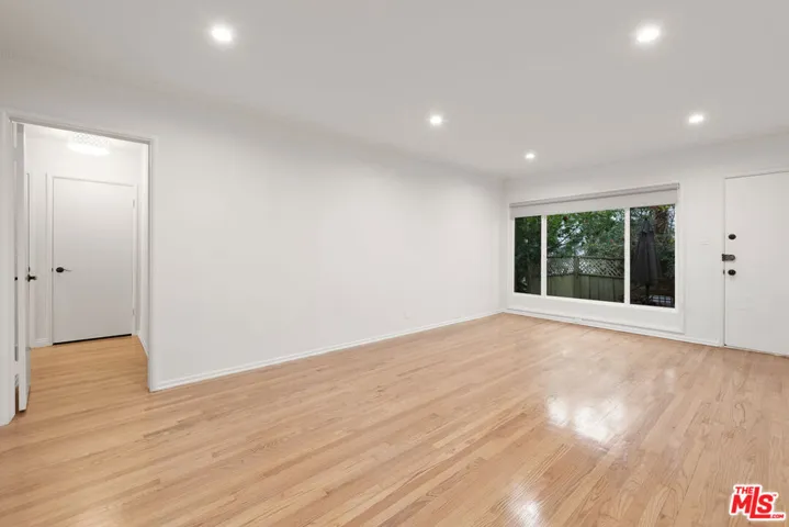 1208 N Crescent Heights Boulevard 4, West Hollywood, California 90046
