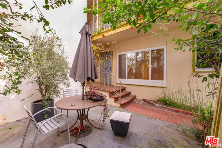 1208 N Crescent Heights Boulevard 4, West Hollywood, California 90046