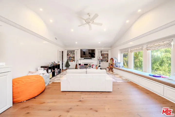 27 Horseshoe Lane, Palos Verdes Peninsula, California 90274
