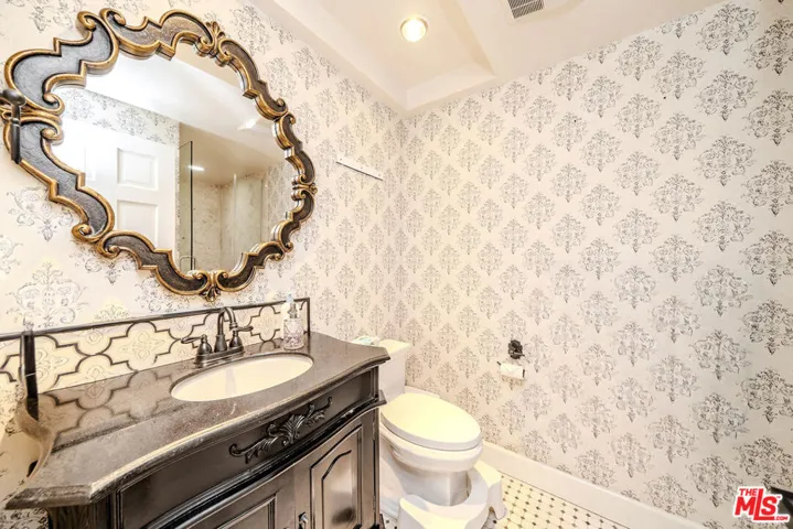 27 Horseshoe Lane, Palos Verdes Peninsula, California 90274