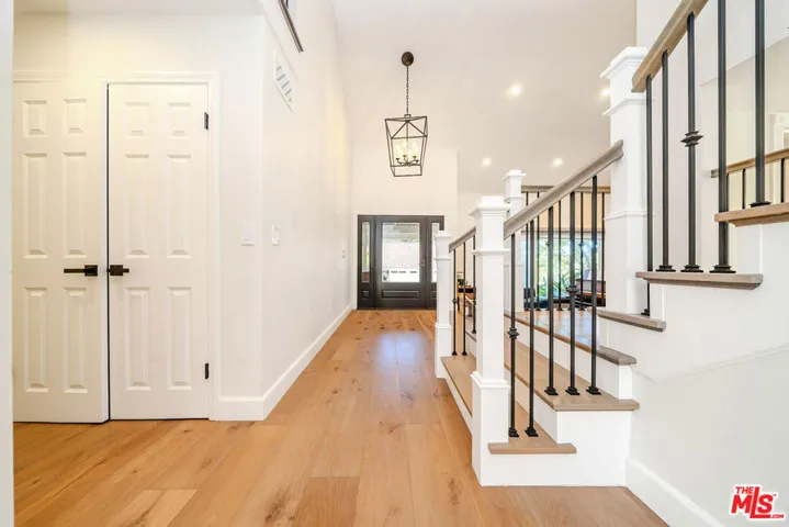27 Horseshoe Lane, Palos Verdes Peninsula, California 90274