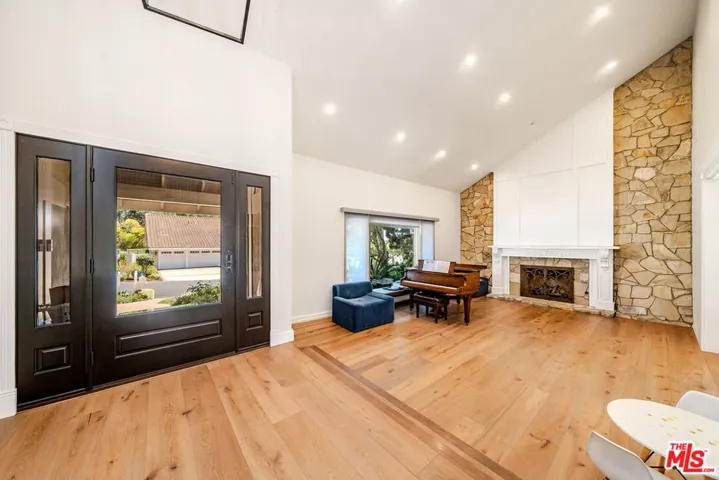 27 Horseshoe Lane, Palos Verdes Peninsula, California 90274