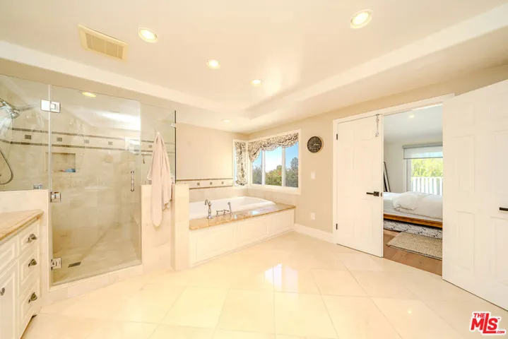 27 Horseshoe Lane, Palos Verdes Peninsula, California 90274