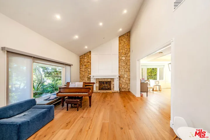 27 Horseshoe Lane, Palos Verdes Peninsula, California 90274